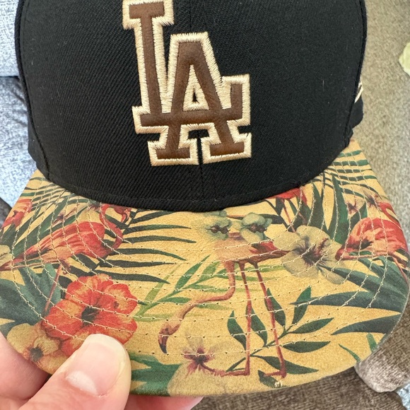Rare LA Dodgers flamingo pattern New Era 59fifty baseball hat size 7 - Picture 3 of 7